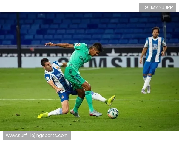 皇家马德里足球星空蓝经典设计探索与球迷文化的深度融合