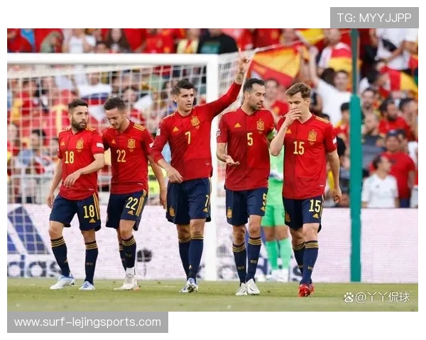 足球巨星亲自邀请的神秘球员闪耀赛场 揭开他们背后的故事与荣耀