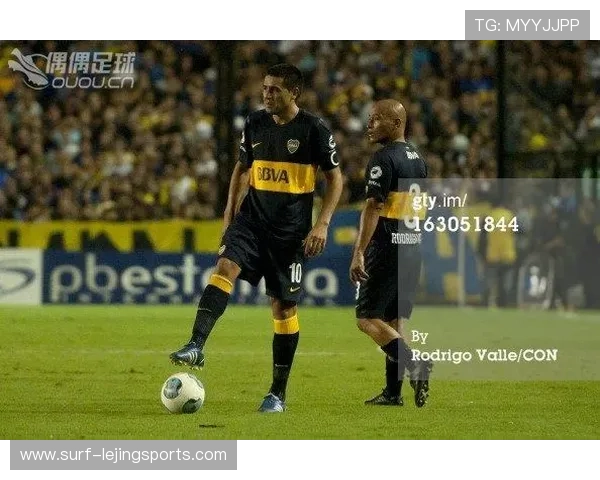 足球编年史球星卡肥包带你重温传奇时刻收藏与经典对决